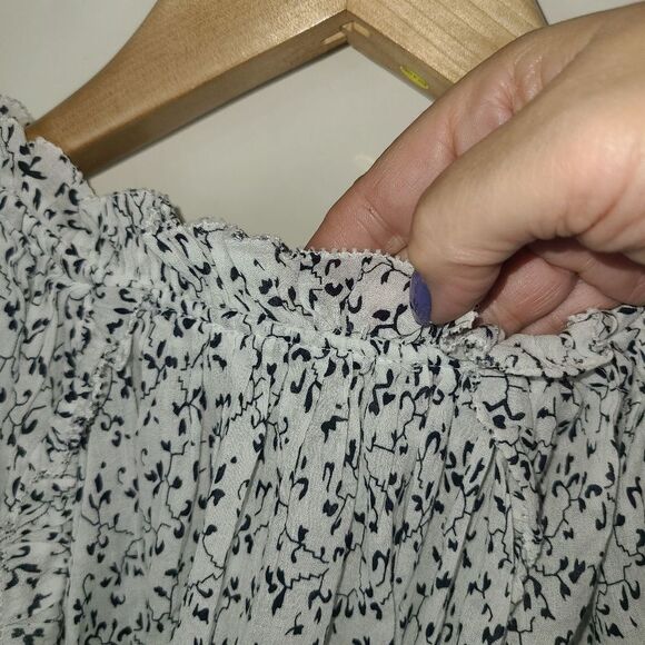 Sundays NYC Boho Tassle Tie Blouse - Picture 4 of 16